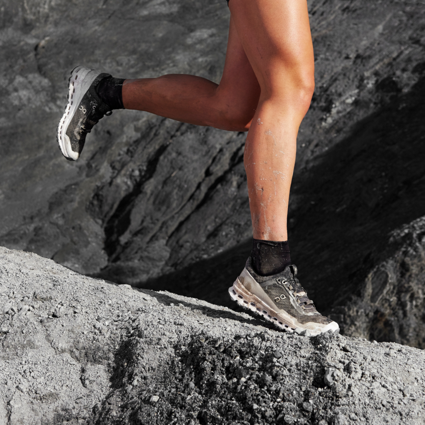 Frauen 4TJ868395 Schwarz-Weiss cloudultra On Running