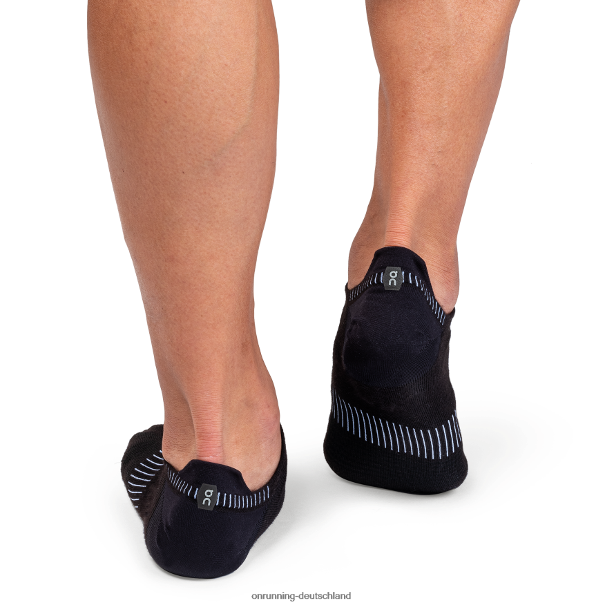 4TJ868954 Schwarz-Weiss ultraleichte niedrige Socke On Running